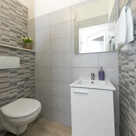 For 2, Wi-fi, Kitchenette, Public Parking, Private Entrance * Spalato