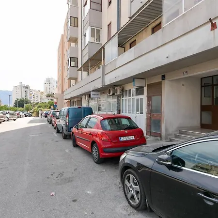 For 2, Wi-fi, Kitchenette, Public Parking, Private Entrance