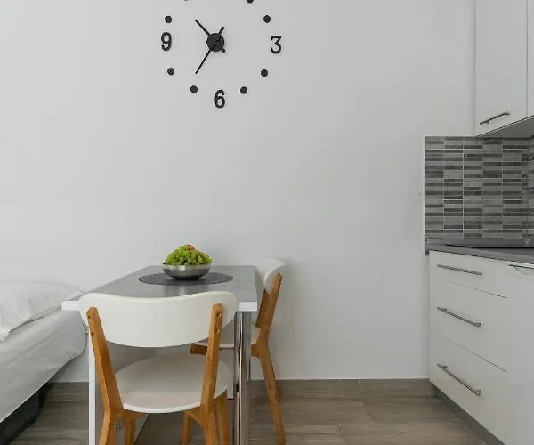 Appartamento For 2, Wi-fi, Kitchenette, Public Parking, Private Entrance Spalato