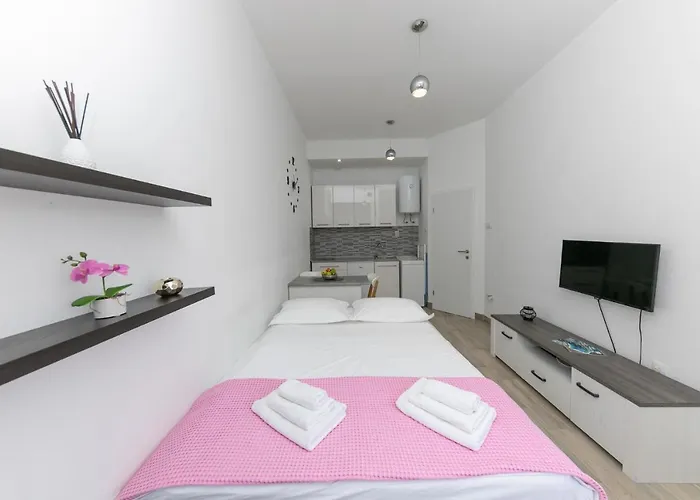 Appartamento For 2, Wi-fi, Kitchenette, Public Parking, Private Entrance Spalato