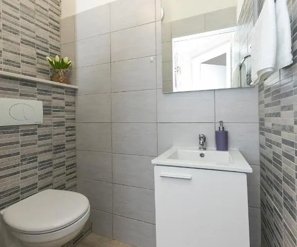 For 2, Wi-fi, Kitchenette, Public Parking, Private Entrance * Spalato