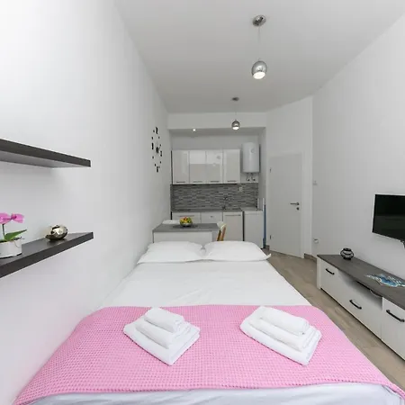 アパート For 2, Wi-fi, Kitchenette, Public Parking, Private Entrance スプリト
